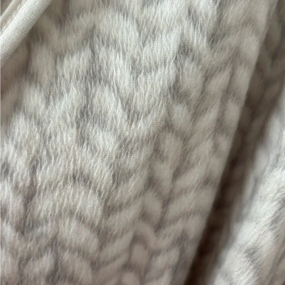 Miyu Fleece Robe - Picture 4 of 7